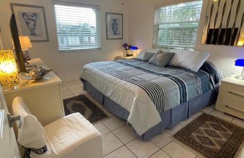 Central Beach Resort | FortLauderdale Beach Apartment