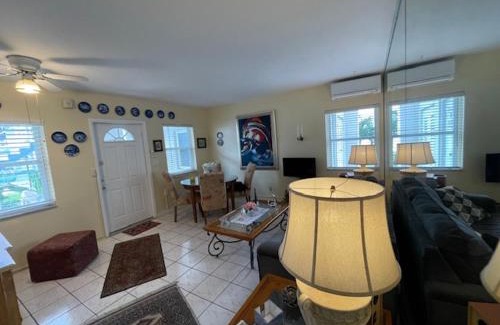 Central Beach Resort | FortLauderdale Beach Apartment