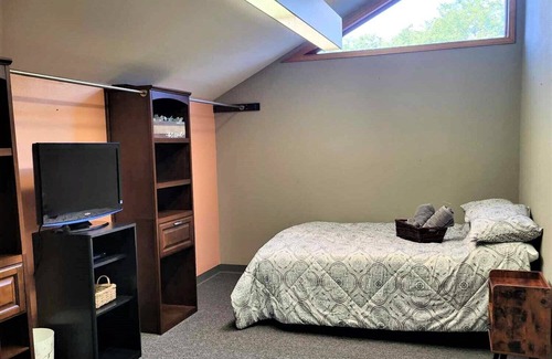 Argyle Apartment | Fortress in the Forest - upstairs apartment
