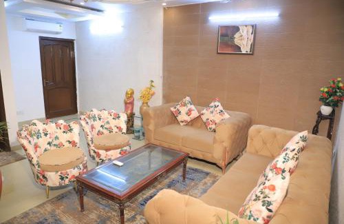 Noida Apartment | Fortune Home Service Apartment 3BHK, E-46,Sector 72, Noida