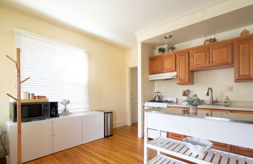 Pacific Grove Apartment | Fountain Avenue - Pacific Grove Apartment - Steps to the Sea