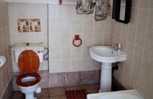 Umjindi House | Fountain Baths Guest Cottages (unit 3)