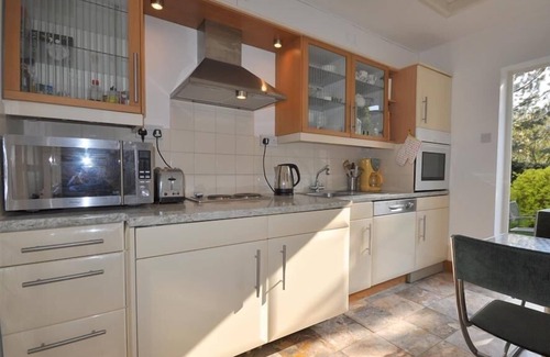 Weymouth Cottage | FOUNTAIN COTTAGE, with open fire in Weymouth