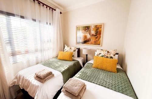 Middelburg Apartment | Fountain on the Fairway