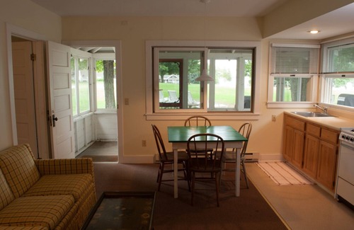 Lake Leelanau Resort | Fountain Point - Cottage 8