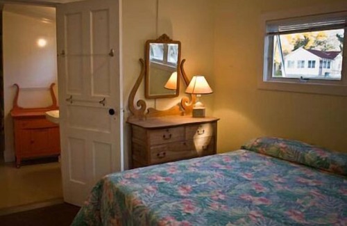 Lake Leelanau Resort | Fountain Point - Cottage 16
