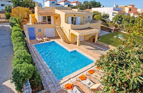 Patio Villa | Four bed villa with pool in Albufeira.