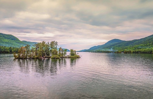 Lake George House | Four Bedroom Bungalow on Lake George with private beach.