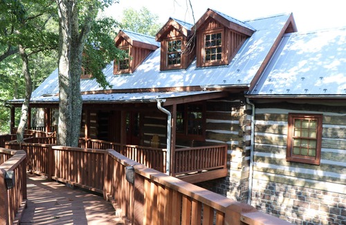 Caldwell House | Four Bedroom Cabin with View