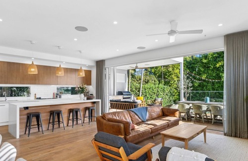 Freshwater House | Four bedroom home in the heart of Freshwater!