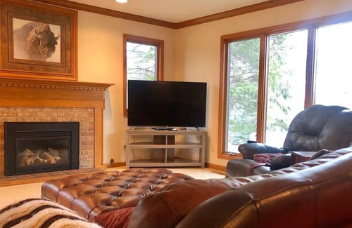 Sioux Falls House | Four Bedroom Home with Great Surroundings