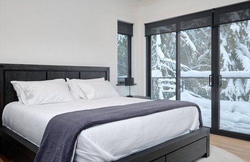 Rossland House | Four Bedroom Luxury Home
