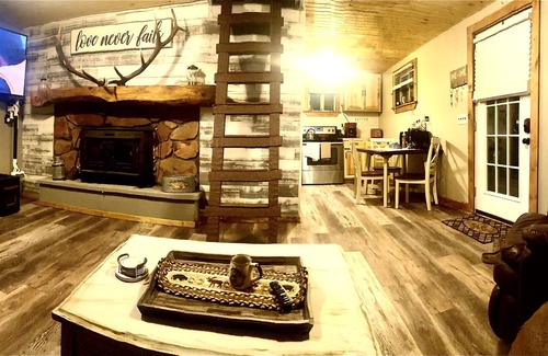 Weedville House | Four-bedroom private Lodge in the heart of Elk country