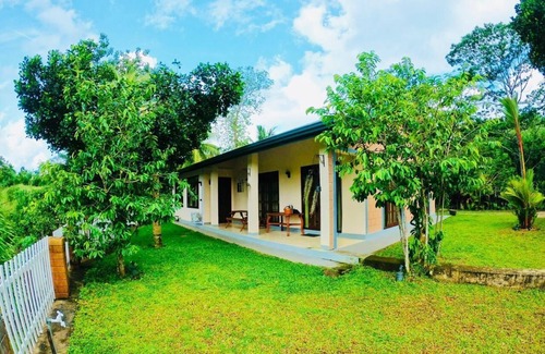 Welipitiya Villa | Four Bedroom Rose Villa by Kananke