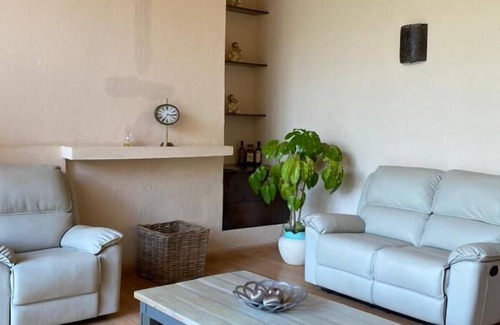 Bulawayo Apartment | Four bedroomed Villa in Morningside - 2035