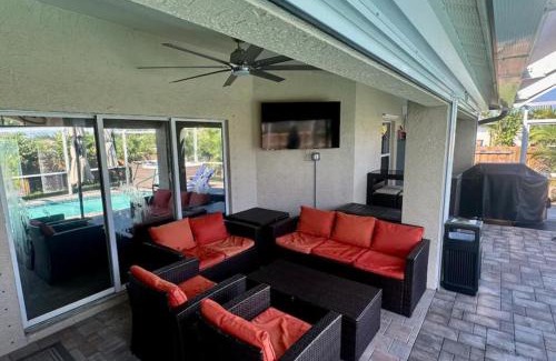 Pelican House | Four Bedrooms Oasis with Heated Pool Private Jacuzzi and Billiards