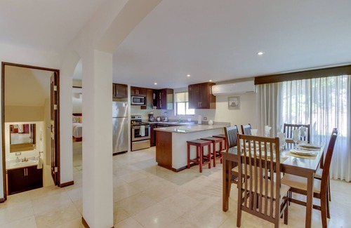 El Ocotal Apartment | Four condos together with pool access - near town