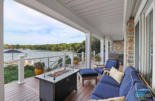 Lauderdale Lakes House | Four Gables on Green Lake |Luxury Lakefront Home|Water Views|Hot Tub|Pier
