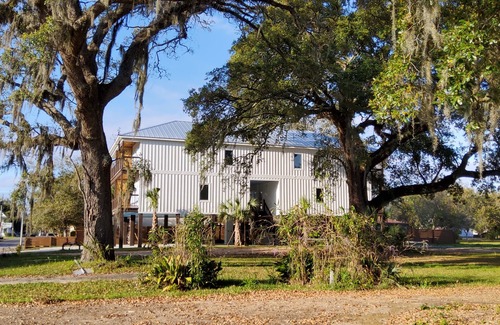Biloxi House | Four Palms Unit C, 500ft to Beach, Walk 2 Casinos!