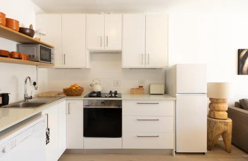 Hout Bay Apartment | Four Peaks Duplex - 4 Sleeper with Mountain Views, Balcony and Pool in Hout Bay Beachfront
