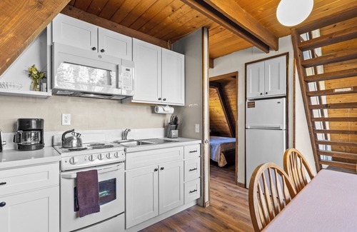 June Lake Cabin | Four Seasons Cabin 5