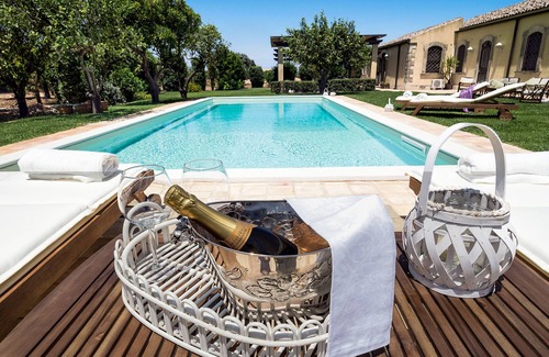 Carrozziere Villa | Four Seasons Villa in Syracuse, Sicily
