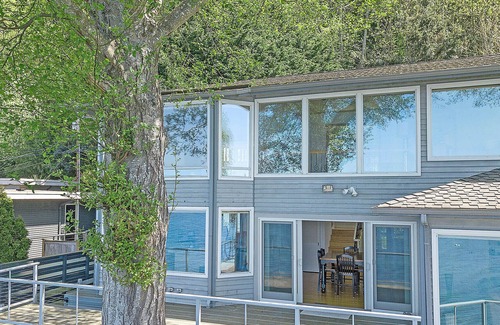 South Colby House | Four Stone Beach House Near Seattle, Vashon Island Washington