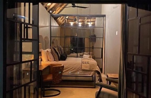 Greater Johannesburg Metropolitan Area Hotel | FOUR20 Bespoke Hotel