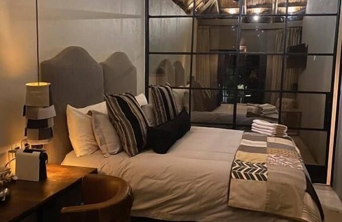 Greater Johannesburg Metropolitan Area Hotel | FOUR20 Bespoke Hotel