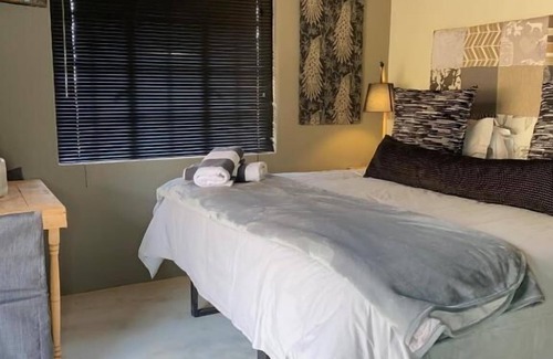 Greater Johannesburg Metropolitan Area Hotel | FOUR20 Bespoke Hotel