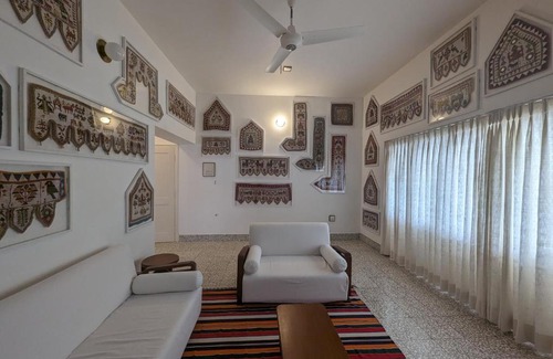 Navrangpura Bed & Breakfast | Fouzdar House by LuxUnlock Private Villas