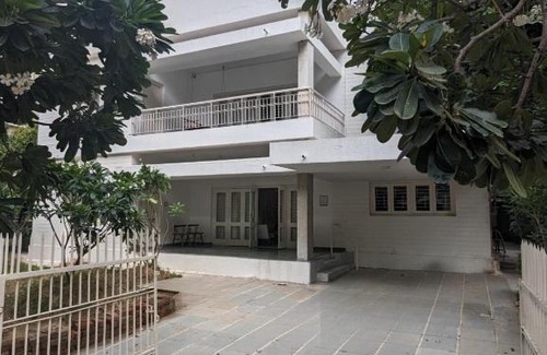 Navrangpura Bed & Breakfast | Fouzdar House by LuxUnlock Private Villas