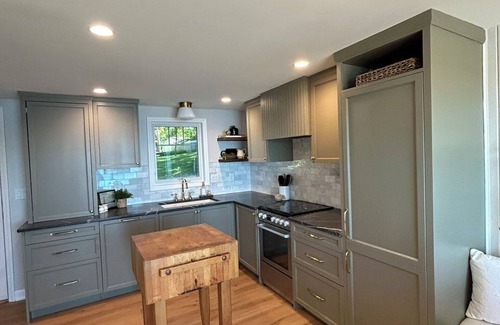 Spicer House | Fox Cottage, beautifully renovated George Lake cottage, miles from Spicer