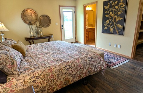 Rochester Other | Fox Glenn Farm - Rochester Home Scenic Quiet Clean Modern - Safe Space - Pets OK