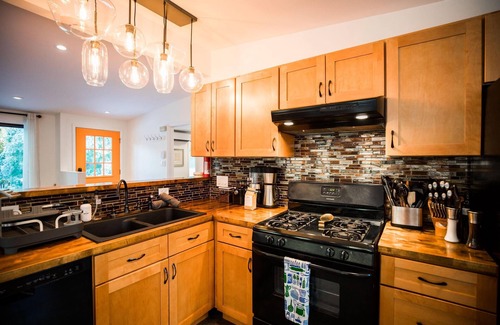 Edgewood House | Fox Hill Home: Recently Renovated Cabin w/Hot Tub & Pool Table