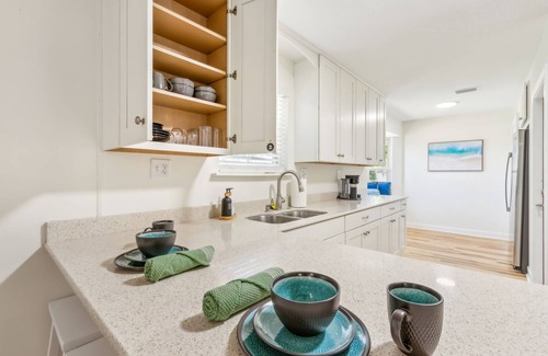 Isle of Palms House | Fox Hollow Peaceful Fruit Forest Getaway. Four bedrooms, two bathrooms