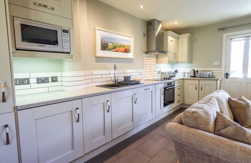 Thornthwaite Cottage | FOX HOWE, pet friendly, with open fire in Thornthwaite