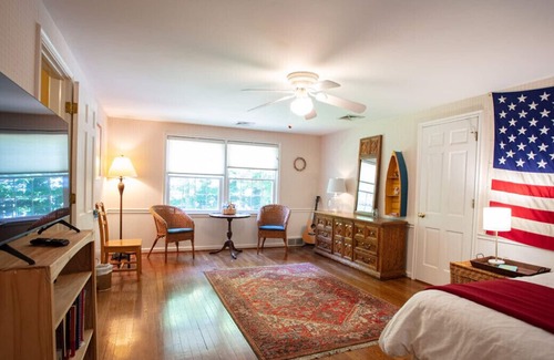 Indianapolis Apartment | Fox Knoll 2nd floor apartment -Indy 500 Race! Park- like setting. 2 bedrooms!