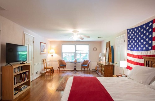 Indianapolis Apartment | Fox Knoll 2nd floor apartment -Indy 500 Race! Park- like setting. 2 bedrooms!