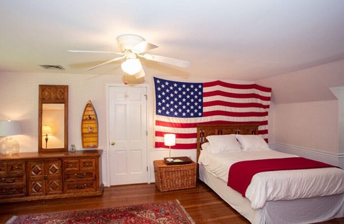 Indianapolis Apartment | Fox Knoll 2nd floor apartment -Indy 500 Race! Park- like setting. 2 bedrooms!