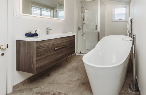 New Plymouth House | FOX MANOR - LEVEL TWO