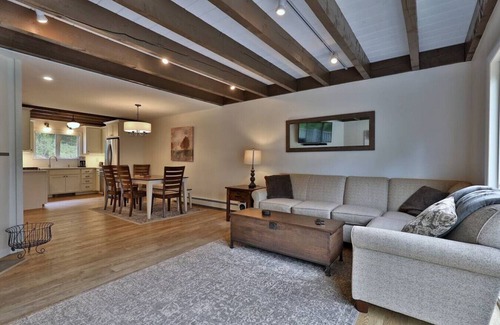 Ludlow Condo | Fox Run Condo With Views of Okemo!
