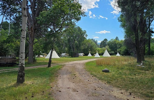 Saddlestring House | Fox Tipi, Rustic "Fox" Tipi by Bighorn Mountains