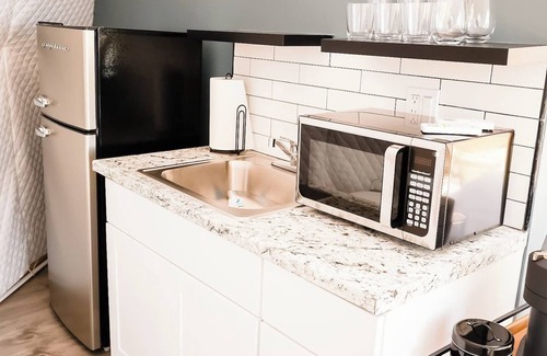 Eureka Springs Apartment | Fox Wood Dome with Indoor Jacuzzi and Mountain Views only 15 minutes from downtown Eureka Springs
