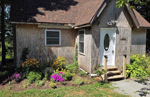 Montrose Cottage | Foxglove Cottage - A Country Retreat