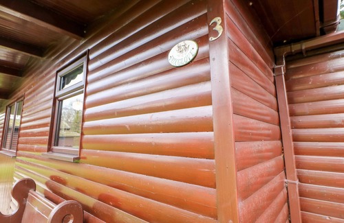 Saltburn-by-the-Sea Cottage | FOXGLOVE LODGE, pet friendly, with a garden in Saltburn-By-The-Sea