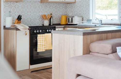 Llanarth Cottage | FOXGLOVE LODGE, pet friendly, with a garden in New Quay