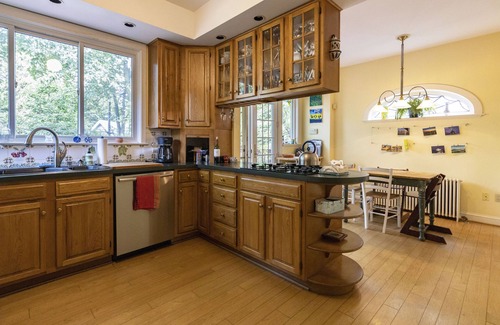 Foxhall Village House | Foxhall Rd NW Family Home