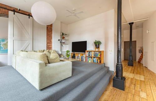 Collingwood Apartment | Foy and Gibson - An Industrial Chic Historic Warehouse