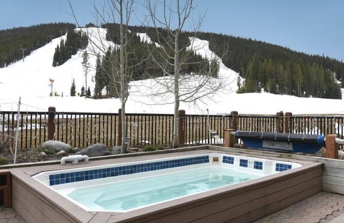 East Village at Copper Apartment | FP120 Heavenly Ski-in Studio with Kitchen!